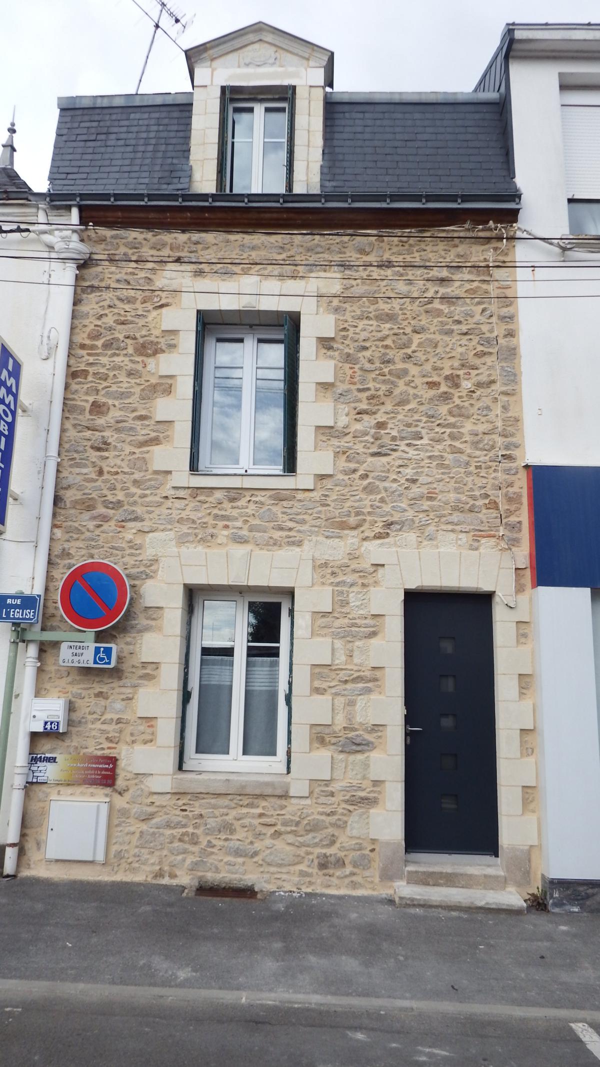 Réfection d'une maison en pierre calcaire et joints a la chaux