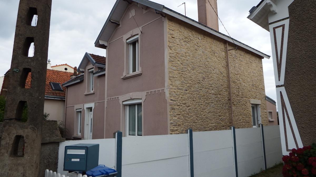 Réfection d'une facade en pierre et joints a la chaux