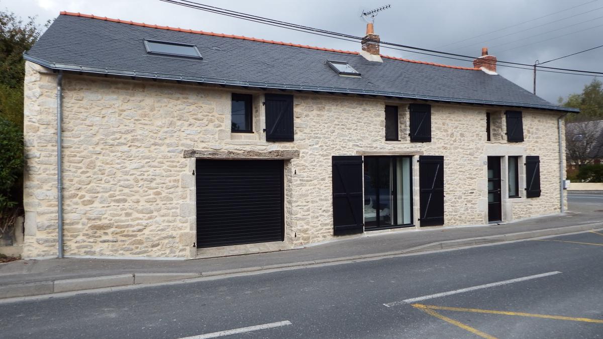 Réfection d'une maison en pierre et joints a la chaux