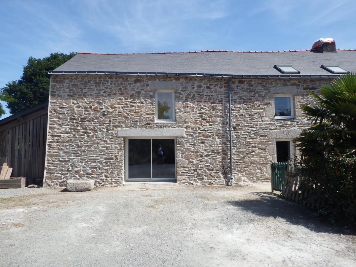 Réfection d'une maison en pierre et joints a la chaux