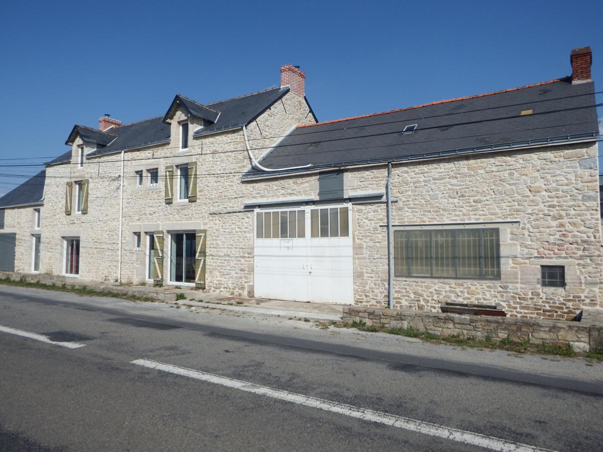 Réfection d'une maison en pierre et joints a la chaux