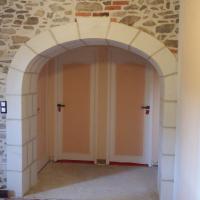 Joints de pierre et arche en imitation tuffeau